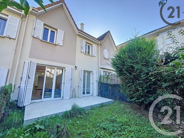 Maison à vendre - 5 pièces - 97,44 m2 - Savigny Le Temple - 77 - ILE-DE-FRANCE