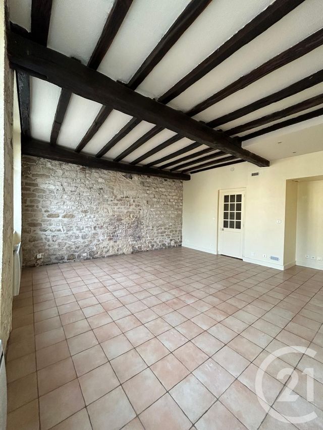 Appartement F1 à louer - 1 pièce - 29 m2 - Champs Sur Yonne - 89 - BOURGOGNE