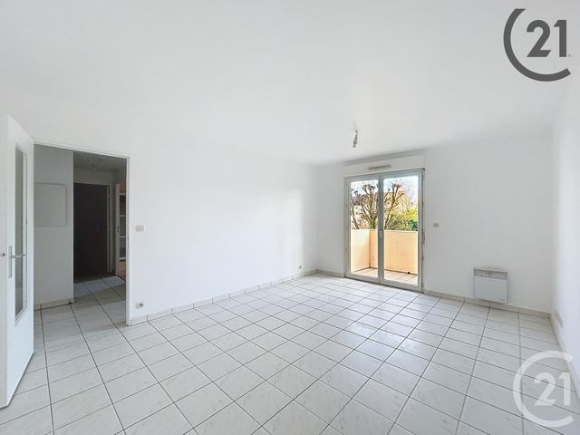 Appartement F2 à vendre - 2 pièces - 45 m2 - Brie Comte Robert - 77 - ILE-DE-FRANCE