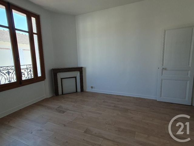 Appartement à louer - 3 pièces - 61,37 m2 - Fontainebleau - 77 - ILE-DE-FRANCE