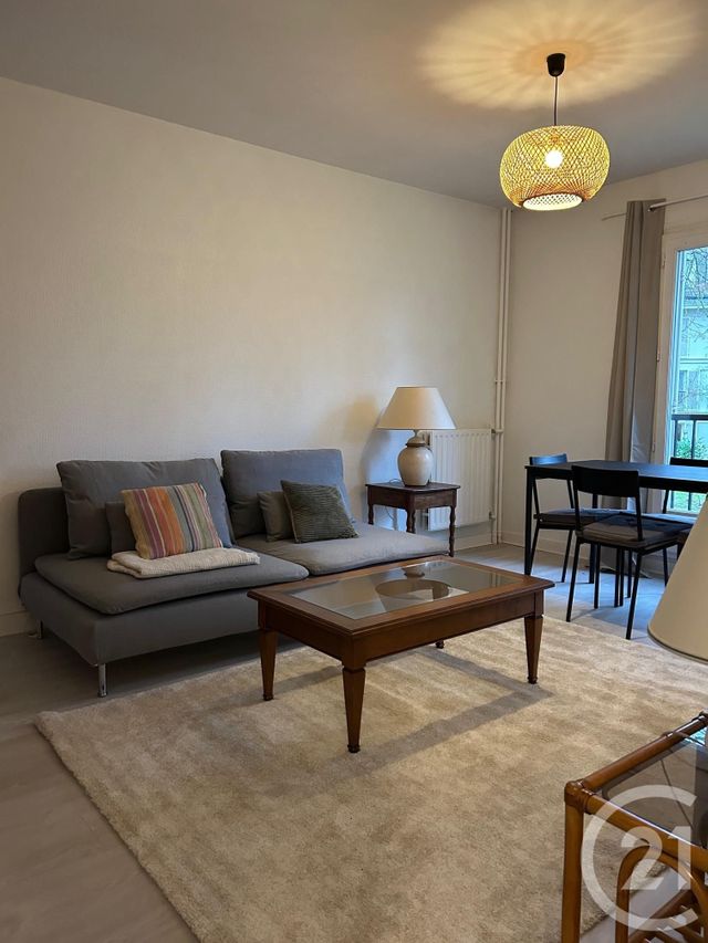 Appartement à louer - 2 pièces - 41,22 m2 - Fontainebleau - 77 - ILE-DE-FRANCE