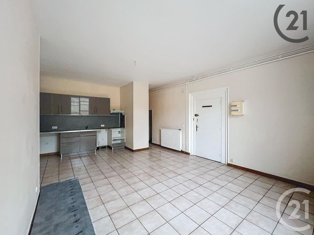 Appartement à louer - 4 pièces - 75 m2 - Sens - 89 - BOURGOGNE