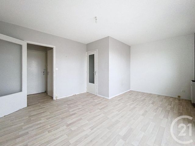 Appartement F1 à louer - 1 pièce - 27 m2 - St Julien Les Villas - 10 - CHAMPAGNE-ARDENNE